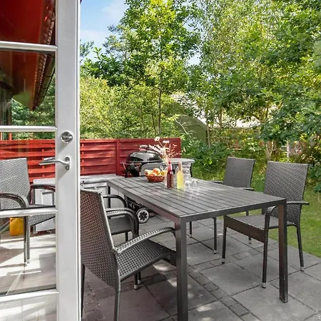 3 Bedroom Cozy In Ferienhaus *